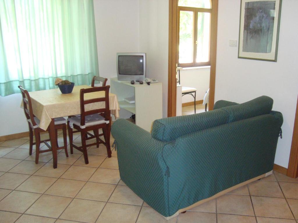 Residence Bizzoni Terni Pokoj fotografie